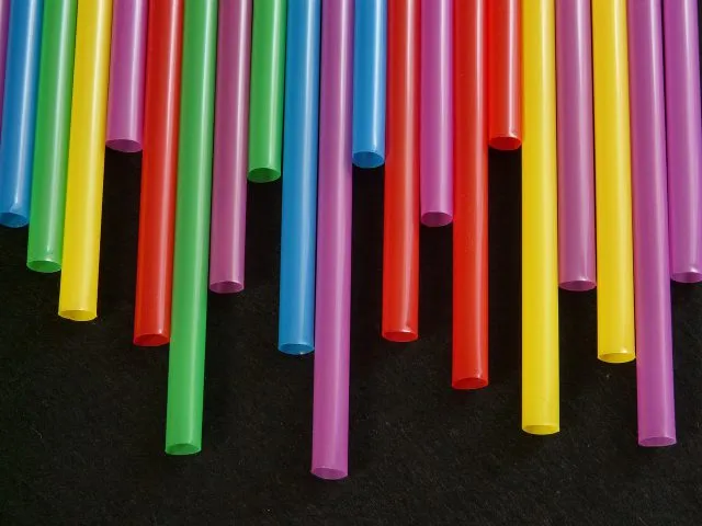 Czy istnieje alternatywa dla słomek plastikowych?